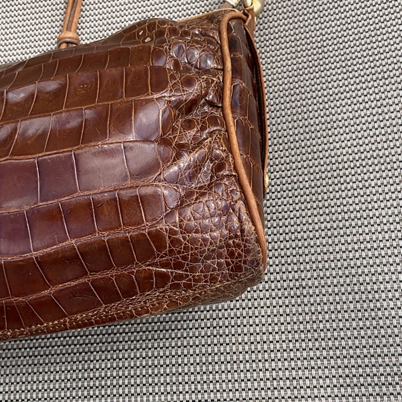Chloe Elegant Brown Crocodile crossbody Bag - Picture 11 of 16